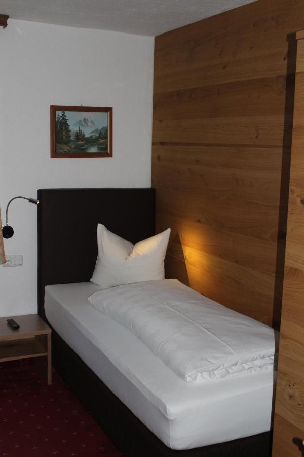 Pension Jaegerhof Sankt Anton am Arlberg Exterior photo
